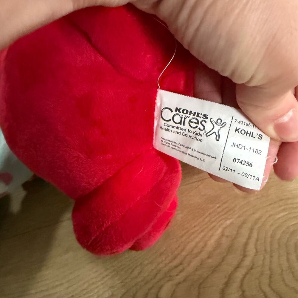 Kohl's Cares Clifford The Big Red Dog Plush 13" Stuffed Animal 2011 JHD1-1182 - Picture 8 of 8